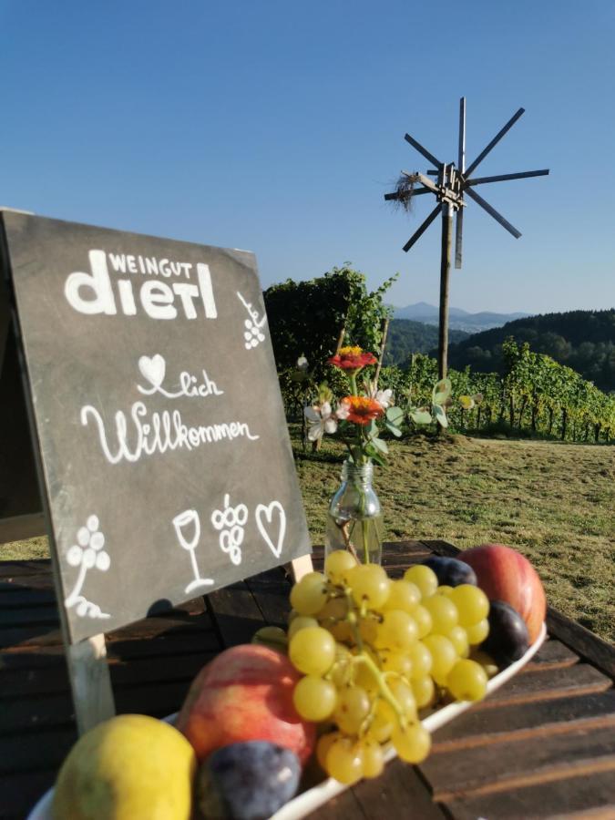 Winzer Suite - Weingut Dietl Riegersburg Exterior photo